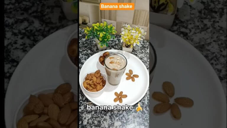 Banana Shake| Banana Milk Shake Recipe| Banana Shake Kaise Banate hai| ‪@desifoodking‬​ #shortvideo