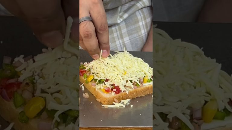 Stuffed Garlic Sandwich #garlicbread #garlic #food @UKitchenSAI