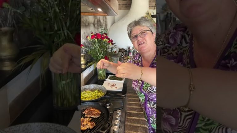 Meniul de azi: ceafa de porc la tigaie cu pastai #ginabradea