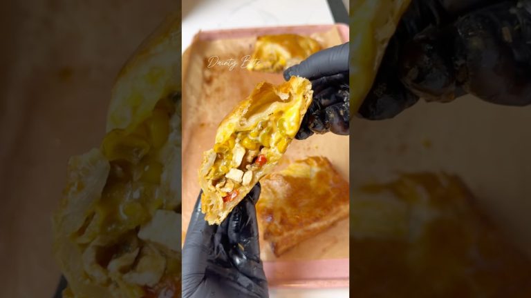 Easy Chicken Empanadas #empanadarecipe #chickenfajitas #easyrecipes