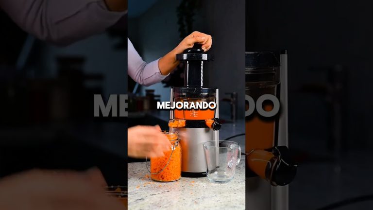 Jugo de zanahoria y naranja! 🙌🏻 Escucha esto 🗣️ #shorts #jugossaludables #recetassaludables #salud