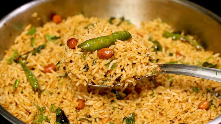 వంటచేసే టైం లేనపుడు 5 నిమిషాల్లో రుచిగా ఇలా రైస్ చేయండి ఉల్లిపాయ ముక్కలు వేసి తింటేసూపర్||Karam Rice