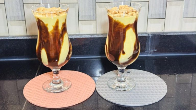 Easy Delicious smoothie😊 with these Simple steps at home  @FlavorsofEastAfrica #smoothie #delicious