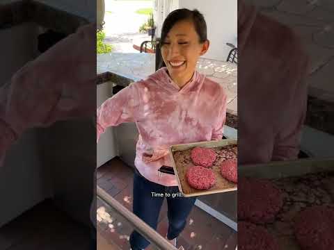 What Temperature to Grill Burgers?