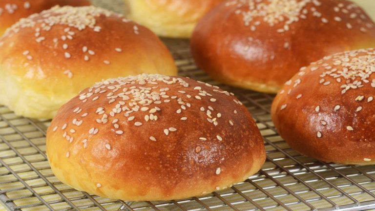Soft Dinner Rolls Recipe Demonstration – Joyofbaking.com