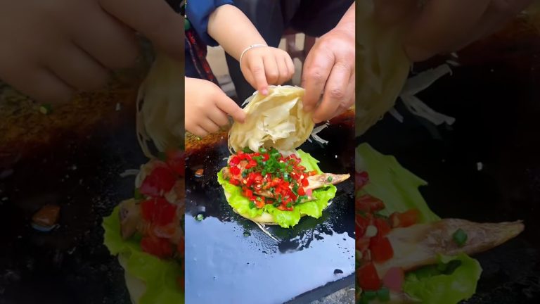 Chinese burger Red Pepper Grilled Chicken Wings