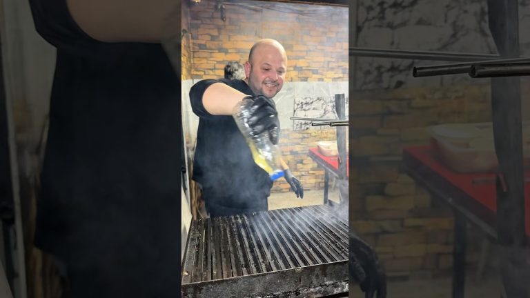 MangalcıDayım sınırsız salata ve meze ekmek arası kokoreç Kepez kültür Antalya. #reklam