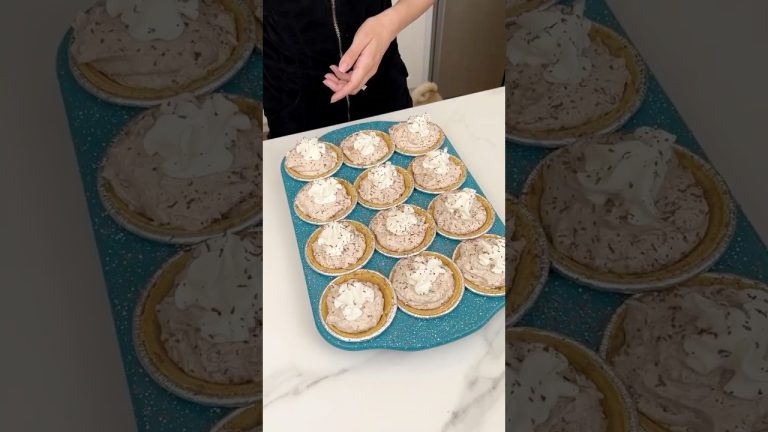 How did I not know this chocolate treat?  #easyrecipe #dessert #recipe #dessertrecipes #chocolate