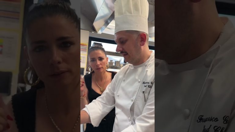 Can we cook LOBSTER on top of the Pantheon in Rome? #gastronomictour #gourmetguide #cooking #rome