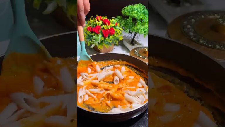 Trending Red Sauce Pasta Thoda Desi,Thoda Videsi 🍅🍝#redsaucepasta #pastarecipe #shortsfeed #shorts