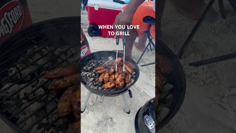 LOOK WHAT SHE MADE ON THIS SMALL GRILL 😱