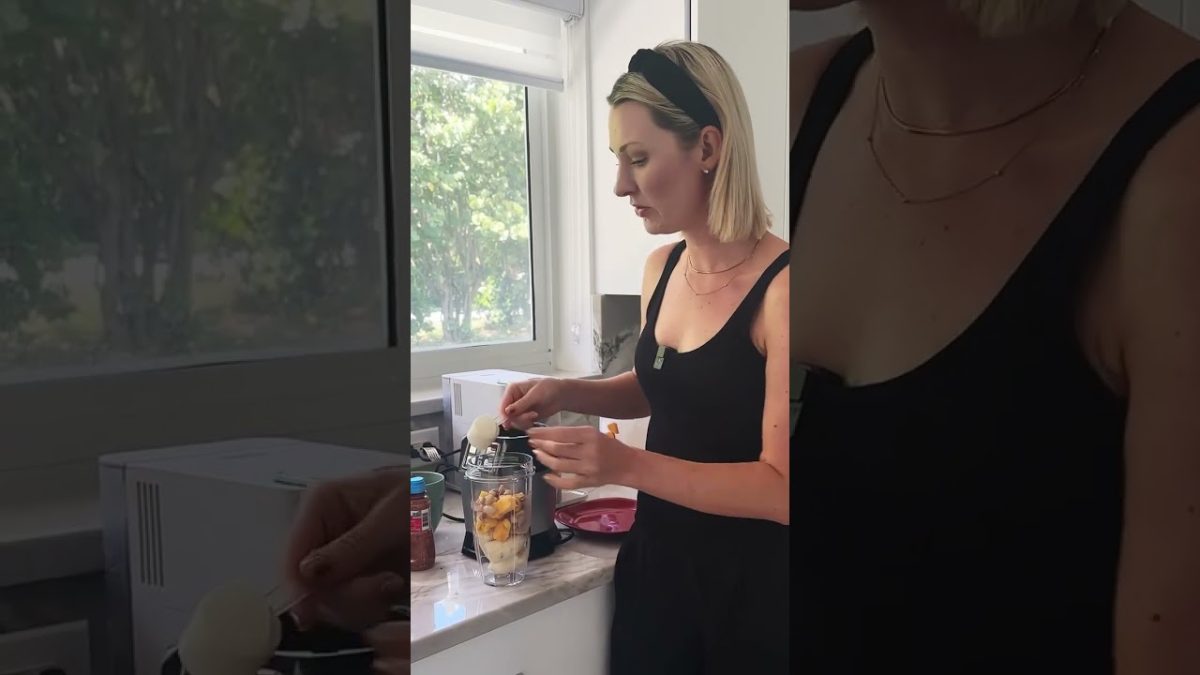 What I think Selena Gomez's Erewhon smoothie would be 🤤