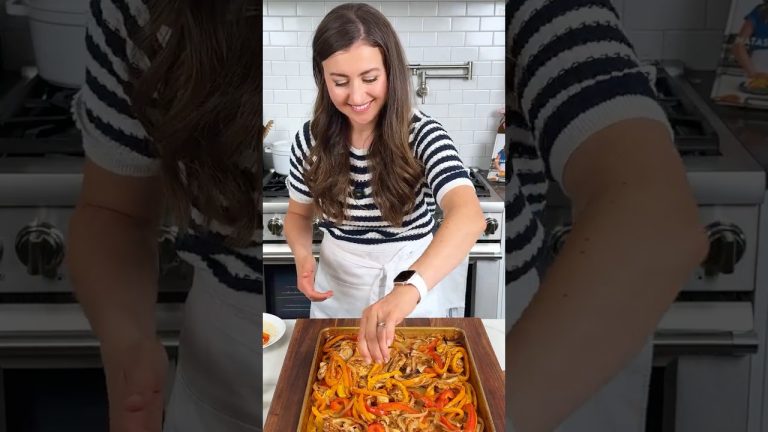 Easy Sheet Pan Chicken Fajitas in 30 Min 🌮🔥 #shorts