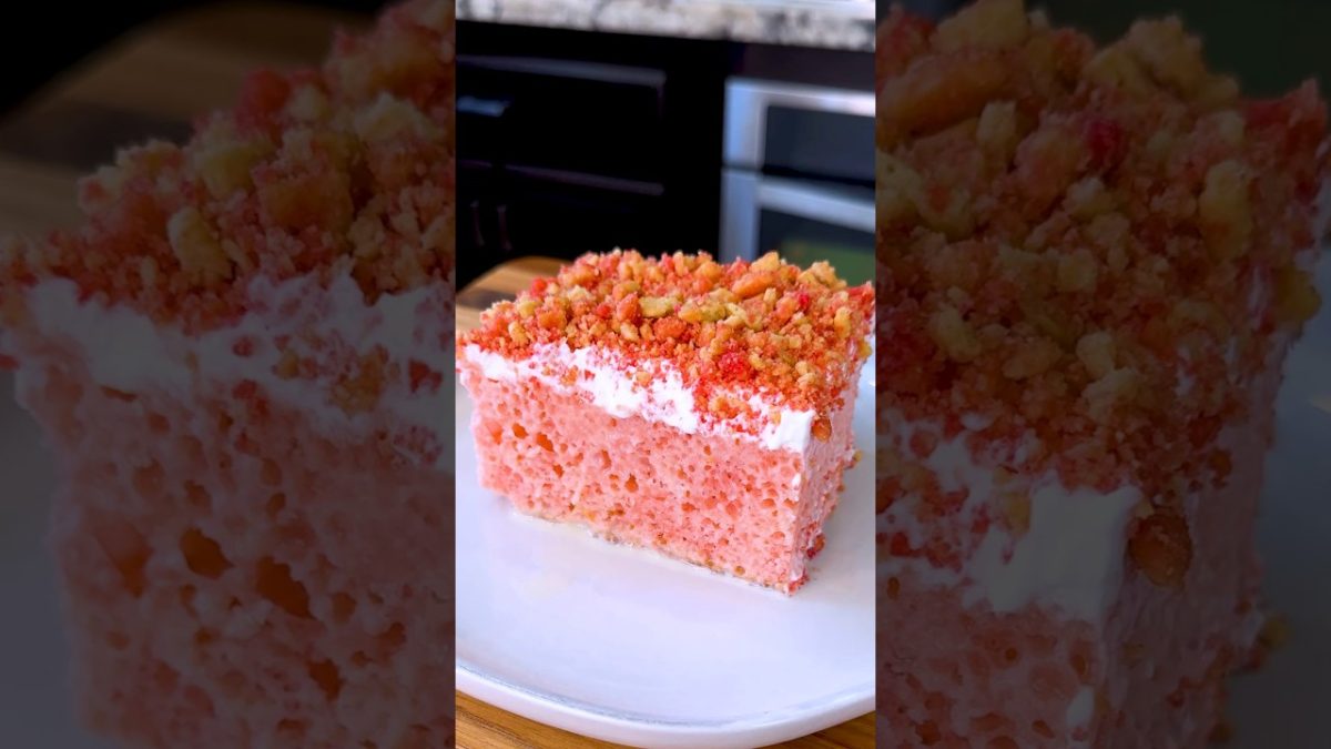 Strawberry Crunch Tres Leches Cake Recipe #shorts