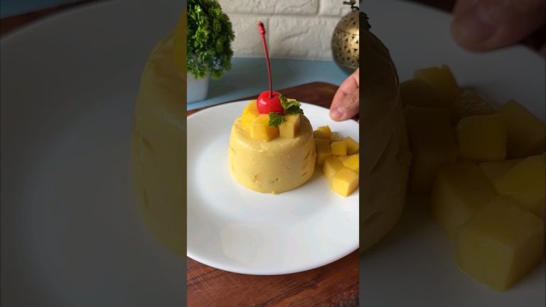 EASY TO MAKE, VEGAN AND QUICK DESSERT RECIPE: MANGO COCONUT PANNACOTTA | EASY PANNACOTTA RECIPE