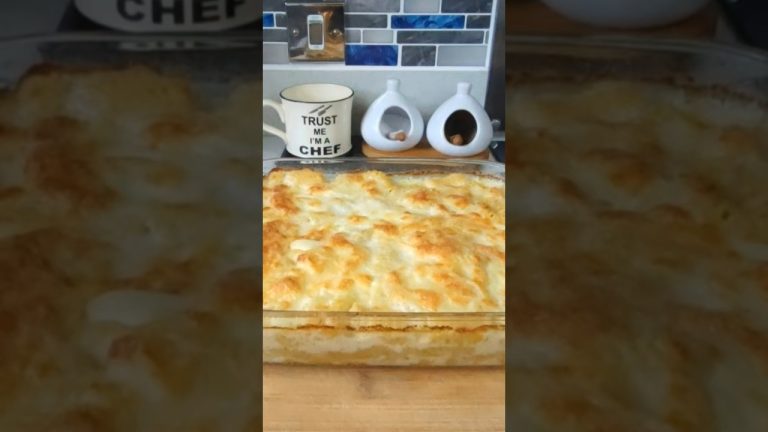 MAC & CHEESE with twirly #pasta. #food #comfortfood #cooking #shorts #recipe #vegetarianrecipies