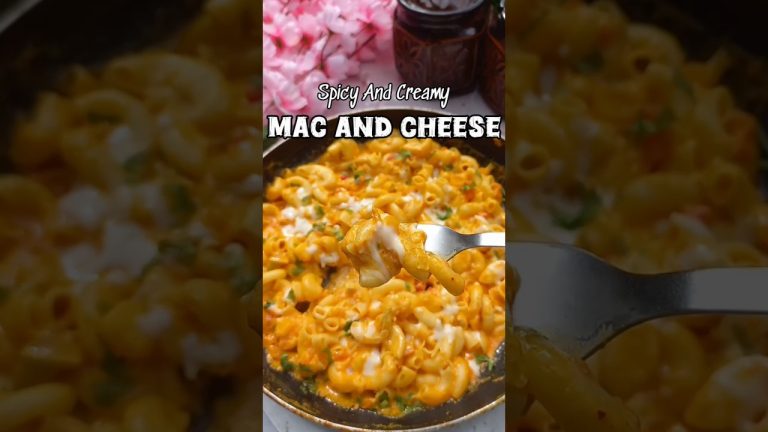 Spicy and Creamy Mac and Cheese 😍 #macandcheese #creamypasta #recipe #breakfast #foodiefromgwalior