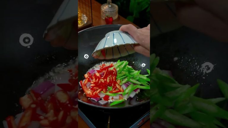 Stir-fried beef with onions is truly amazing.  #cooking #recipe