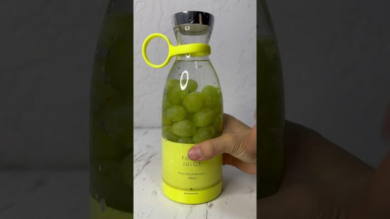 Juice it ! #juiceconcentrate #smoothierecipes #milkshake #smoothie #strawberry #juiceblender