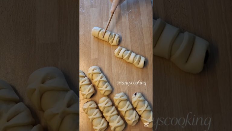 The easiest bunshaping I've ever made #softbun #булочки #baking #buns #пирожки #panini #bollo #хліб