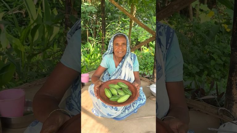 Desi Style Parwal Ki Sabzi #shortsrecipe #recipe #cooking #ytshorts #potolrecipe