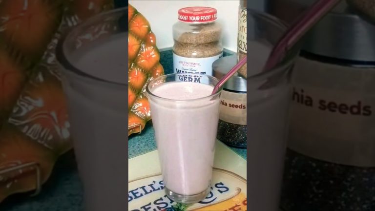 Drink this superfood Protein Smoothie #healthydrink #smoothierecipes #superfoodsmoothie