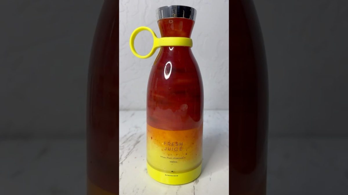 Juice it! #freshjuice #smoothie #milkshake #miniblender #summer #portable