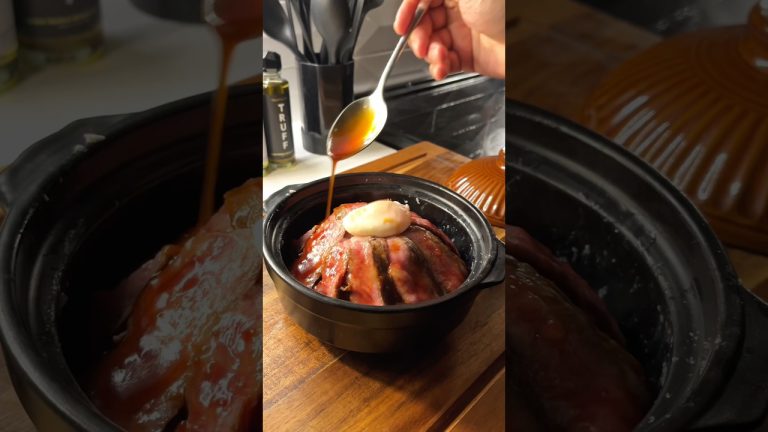 This “WAGYU BOWL”Melts like butter 和牛丼