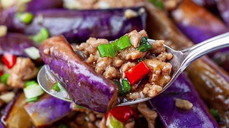 🥢 Chinese Eggplant & Pork Stir-Fry – Flavorful & Easy Recipe! 🍆🔥