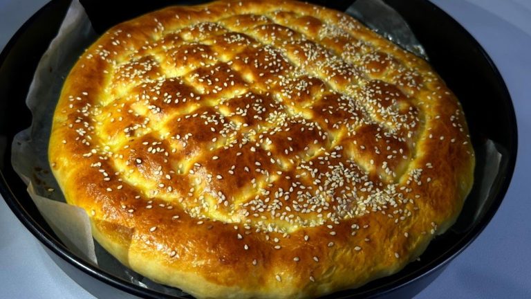 Delicious, Soft and Fluffy Homemade Turkish Bread | Turkish Pide | Easy Recipe 5 minutes