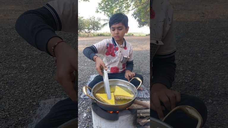 Bread Pakoda 😋  सबका Favourite Food #shorts