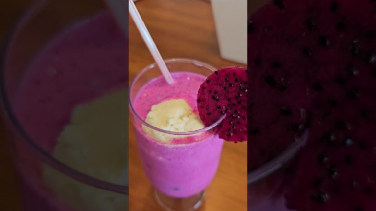 Dragon Fruit Smoothie #smoothie #dragonfruit #chilled #healthy #ytfeed #ytshorts #fruits #icecream