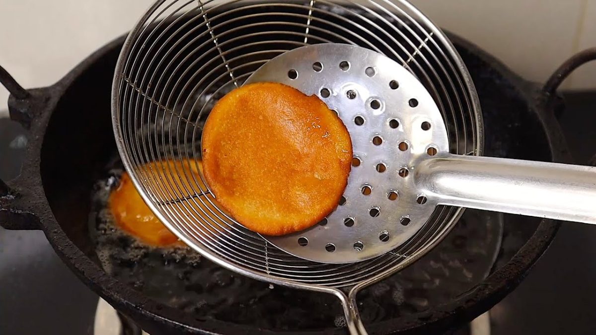 బెల్లం అప్పాలు నూనెపీల్చకుండా ఎప్పుడు చేసినా పొంగుతూ రావాలంటే😋 Bellam Appalu Recipe In Telugu👌Appalu