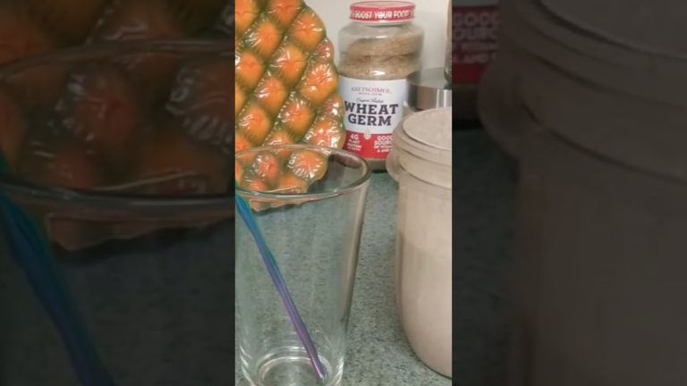 Celery Banana Smoothie #smoothies #healthydrink #smoothierecipes #breakfastsmoothie