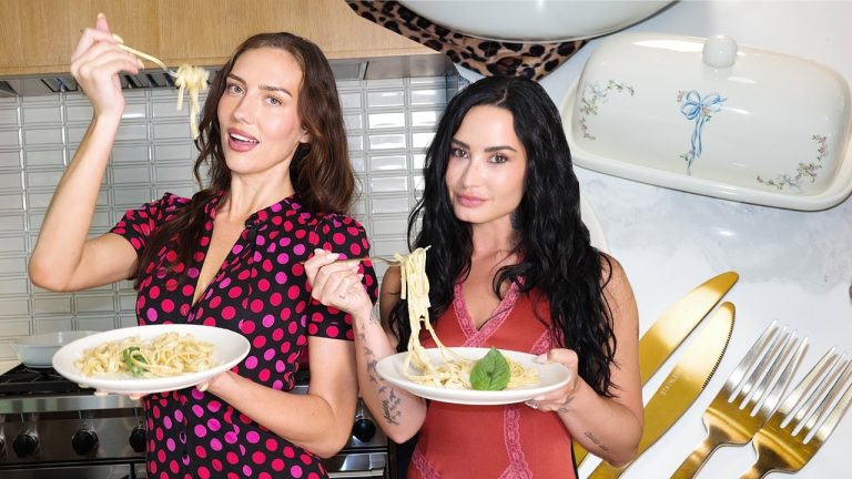 Making Caramelized Onion Pasta w/ Demi Lovato | Cooking with Lynnee