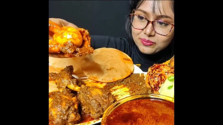 ASMR: EATING SPICY EGG CURRY🔥 PURI/LUCHI || #shorts #mukbangn#asmreating #mukbangasmr #asmr