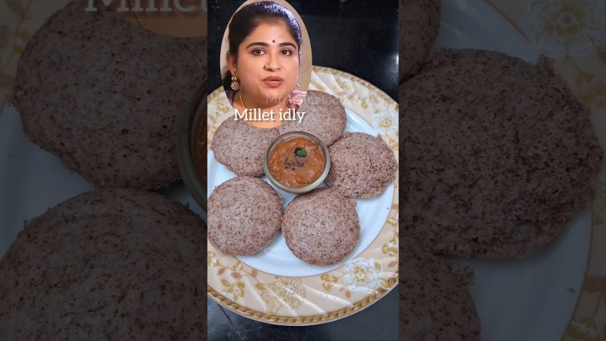 Breakfast healthy red banana smoothie #mrshomefood #shorts #viralreels #breakfast