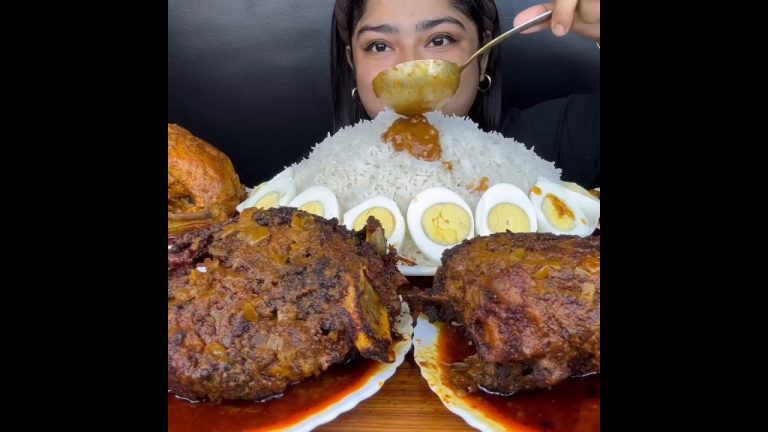 ASMR: EATING SPICY EGG CURRY🔥 BASMATI RICE || #shorts #mukbangn#asmreating #mukbangasmr #asmr