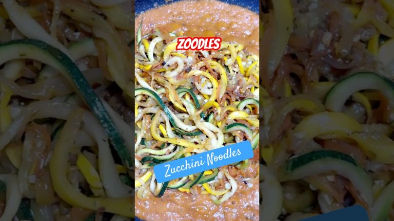 Zucchini Noodles | Zoodles | Red Sauce Spaghetti Pasta | Yellow Zucchini Italian Noodles #shorts