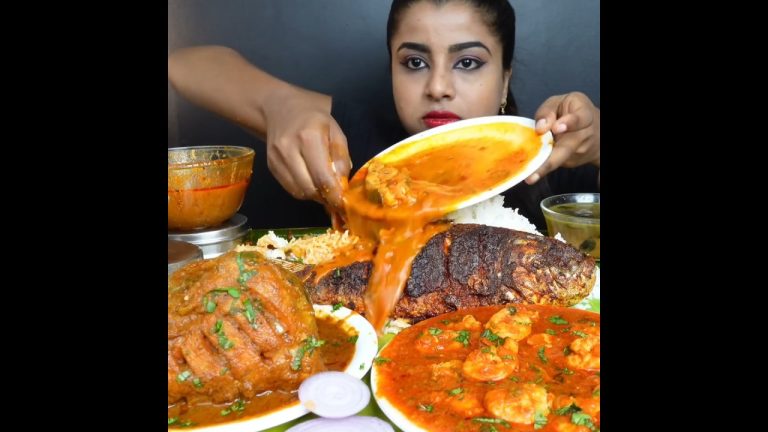 ASMR: EATING SPICY FISH CURRY🔥 BASMATI RICE || #shorts #mukbangn#asmreating #mukbangasmr #asmr