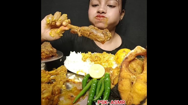 ASMR: EATING SPICY MUTTON CURRY🔥 EGG CURRY || #shorts #mukbangn#asmreating #mukbangasmr #asmr