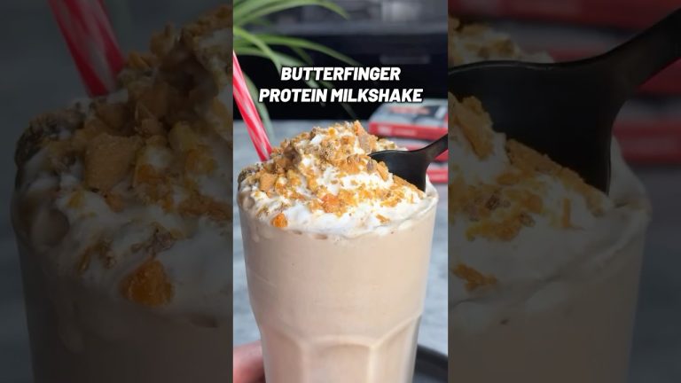 High Protein Butterfinger Milkshake! Only 460 Calories!🥛🍨💪#food #shorts #highproteinrecipes