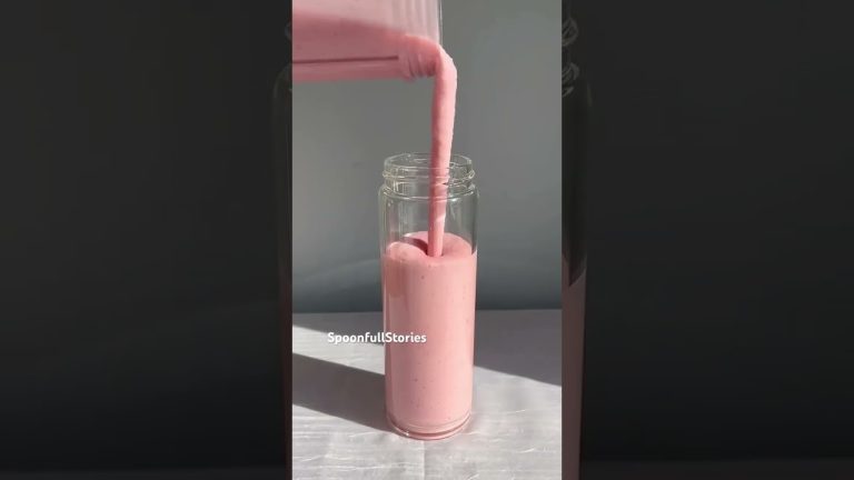 You’ll Make This Every Morning | 2-Min Strawberry Banana Smoothie