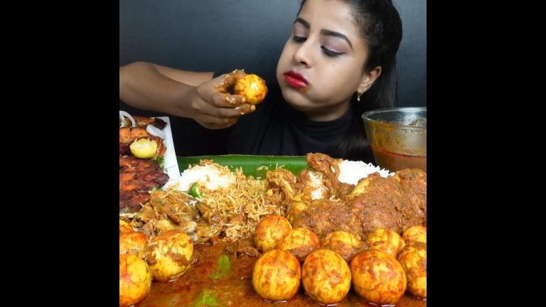 ASMR: EATING SPICY EGG CURRY🔥 BASMATI RICE || #shorts #mukbangn#asmreating #mukbangasmr #asmr