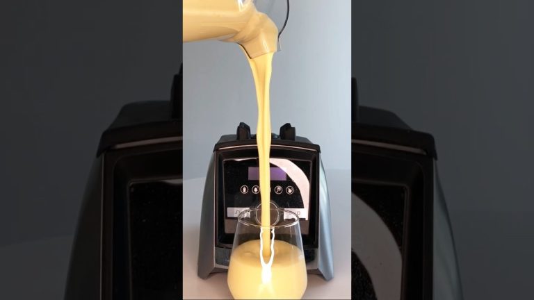 4- Ingredient Creamy Mango Smoothie ✨ #healthyrecipes #easyrecipe #snackrecipe