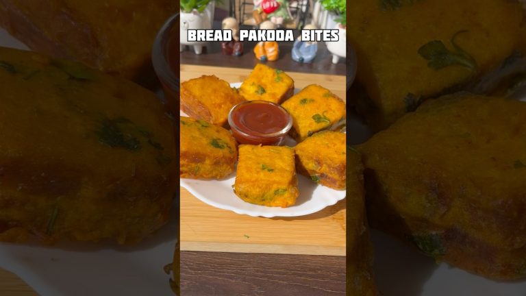 Mini bread pakoda recipe #shorts #recipe #breadpakoda #trending #snacks #shortsfeed #viral #pakoda
