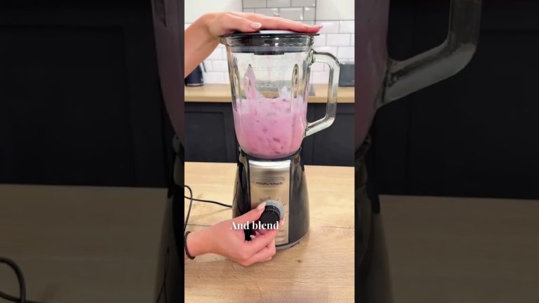 Need a healthy smoothie recipe perfect for the school holidays? 🫐🍓 #morphyrichards #loveyourmorphy