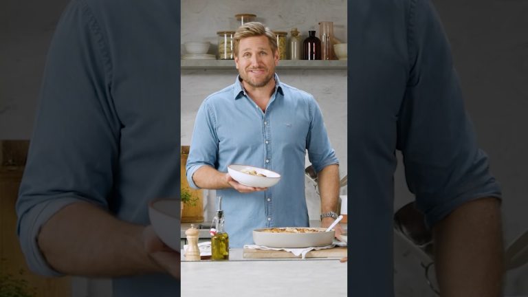 Have you tried Curtis Stone’s mac and cheese? 🧀 #macandcheese #pastarecipe #shorts