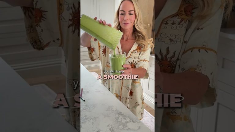 This Green Monster Smoothie is the easiest way to get spinach into kids!