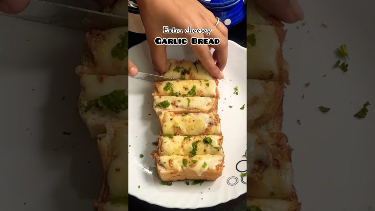 How to make Garlic Bread | Bread recipe #viralvideo #cooking #food #easyrecipe